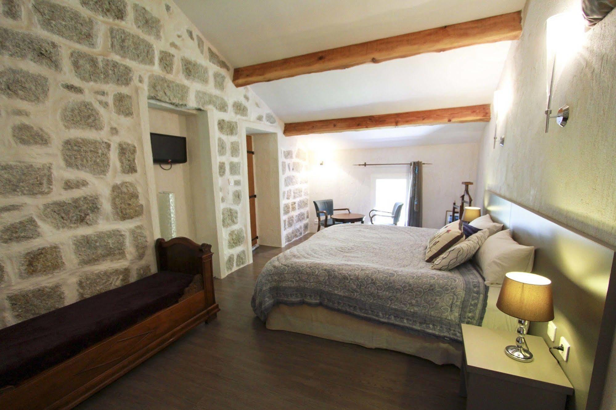 San-Gavino-di-Carbini Auberge U N'Antru Versu מראה חיצוני תמונה